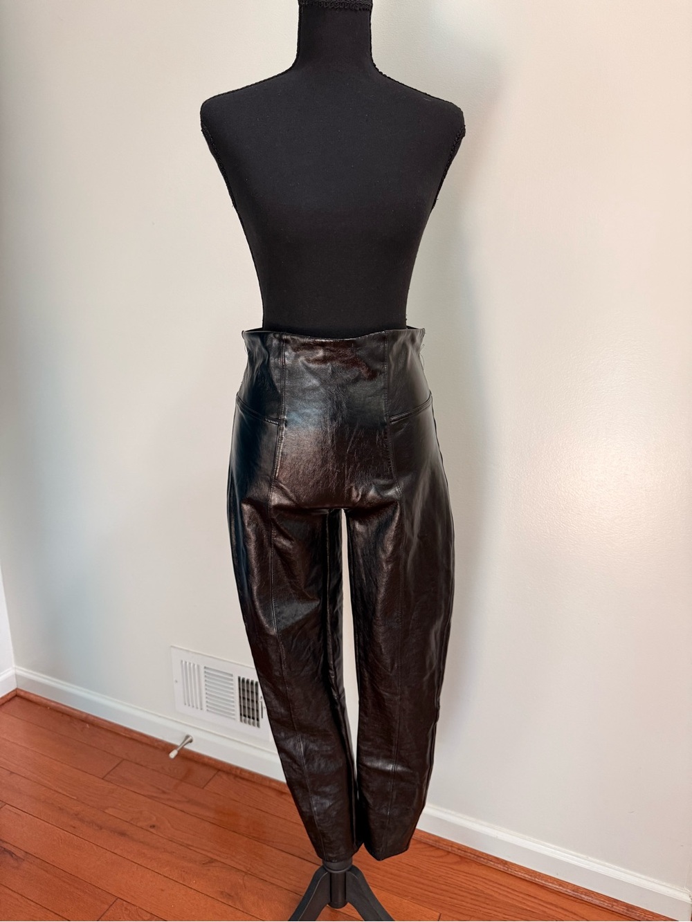 SPANX Faux Leather High-Rise Leggings – Black – Size Medium - Picture 2 of 9